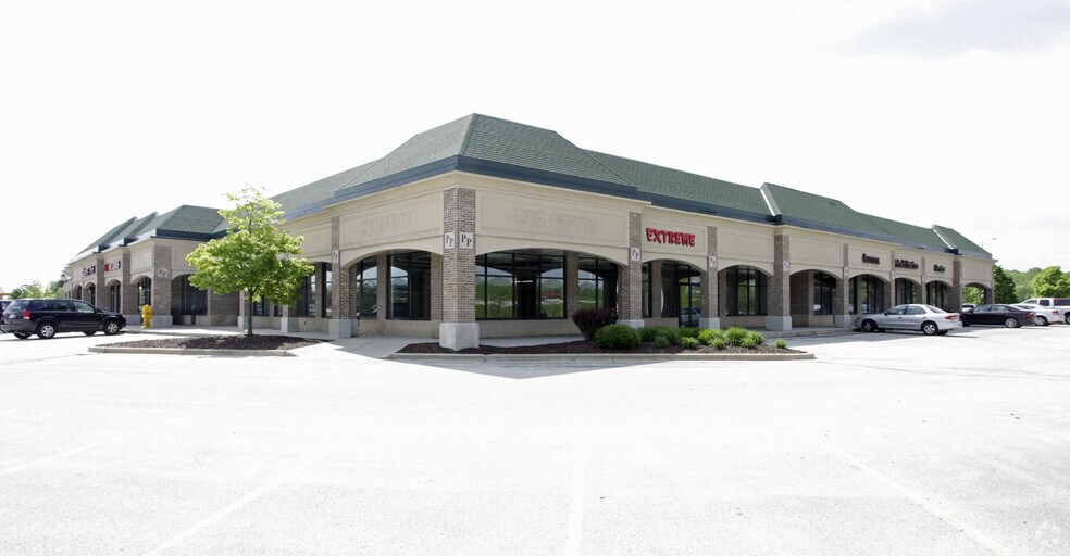 More Photos Of 900-1140 Gateway Ct, West Bend Unknown For Lease