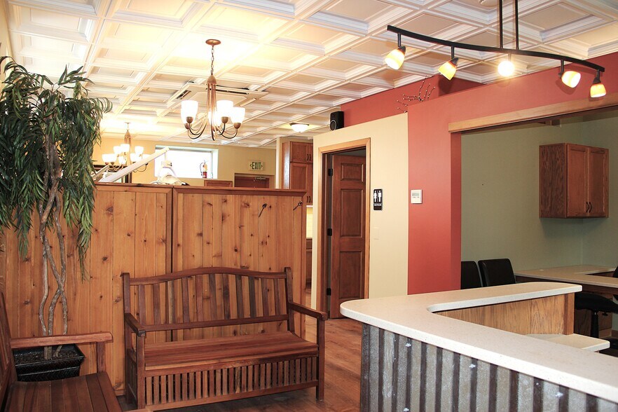 More Photos Of 1030 W 8th St, Junction City Office For Sale