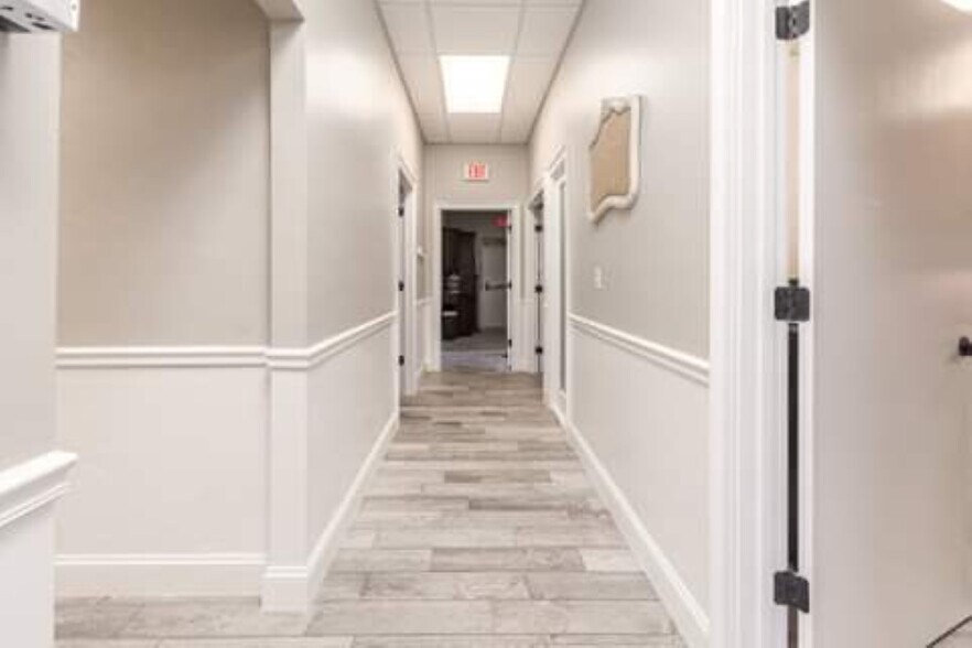 More Photos Of 1140 SW Bascom Norris Dr, Lake City Medical For Lease