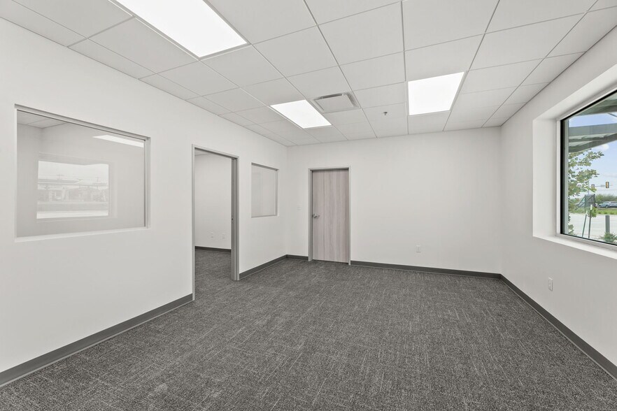 More Photos Of 10042 FM 1976, Universal City Unknown For Lease