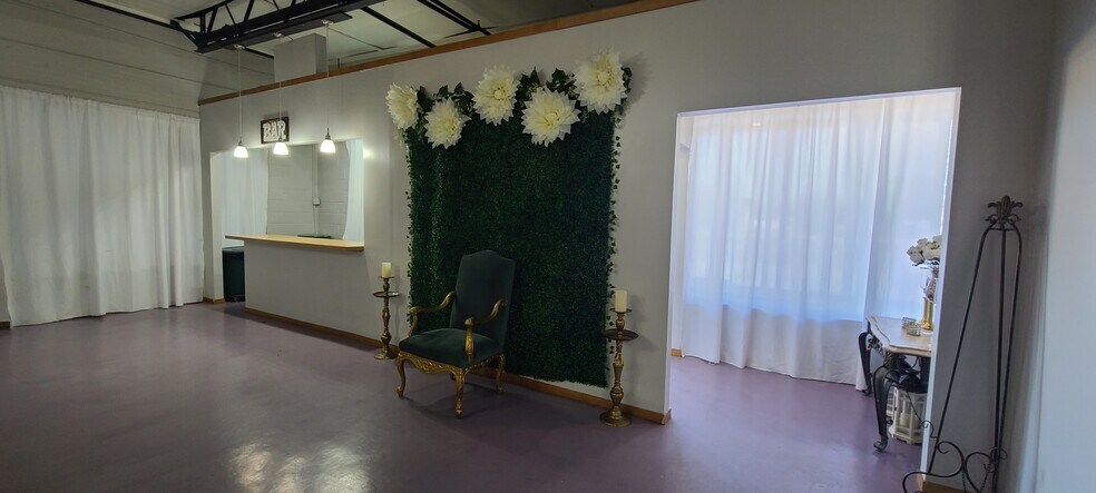 More Photos Of 5520 Military Pky, Dallas Industrial For Sale