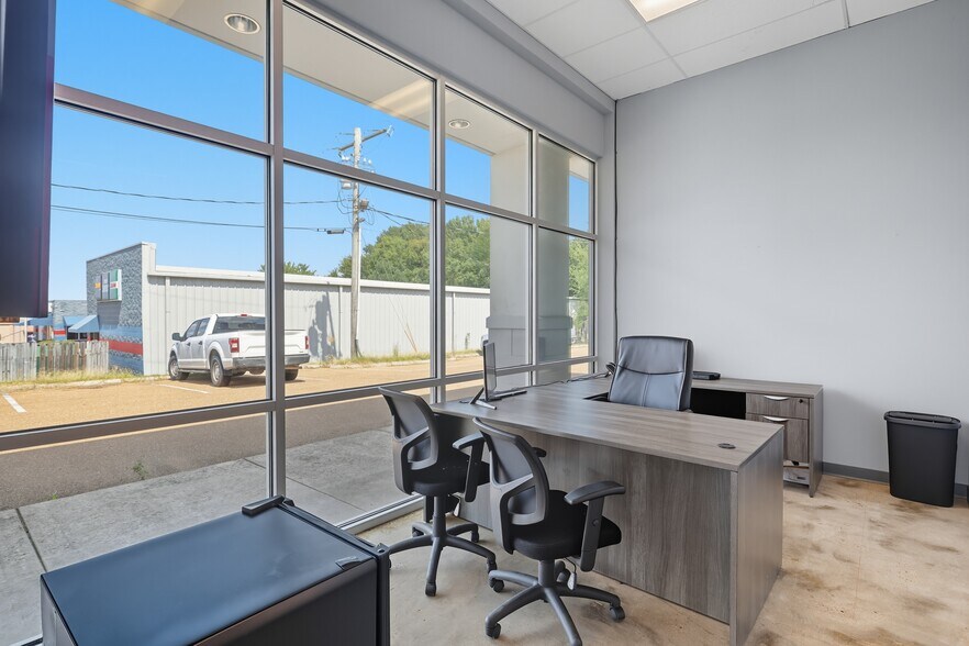 More Photos Of 4680 I-55 N Frontage Rd, Jackson Freestanding For Sale