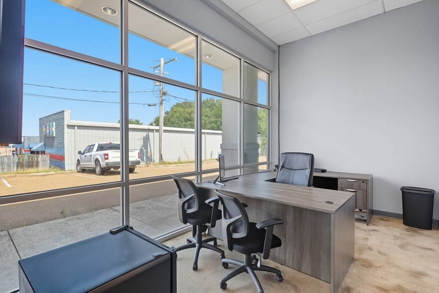 More Photos Of 4680 I-55 N Frontage Rd, Jackson Freestanding For Lease