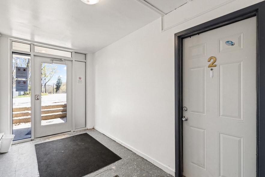 More Photos Of 525 N Arlington St, Kalamazoo Apartments For Sale