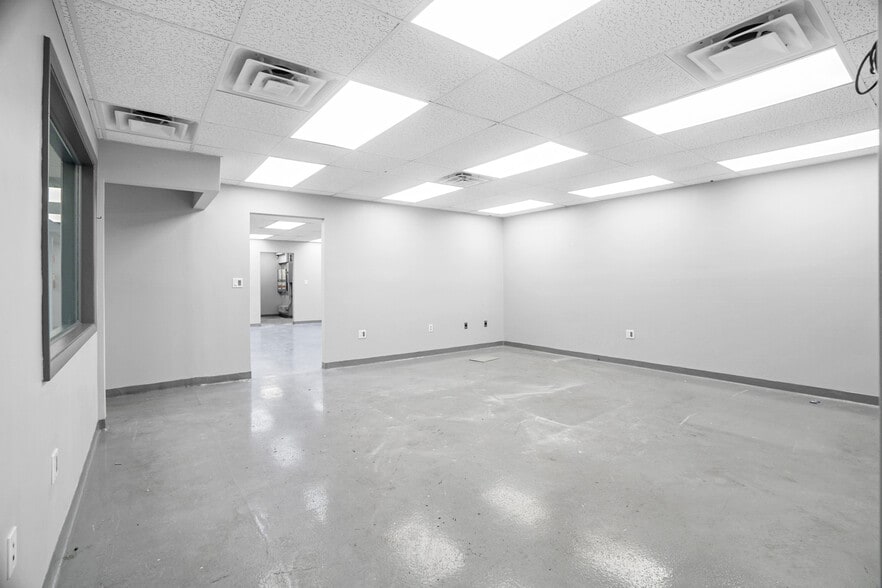 More Photos Of 8200-8358 NW 30th Ter, Doral Warehouse For Lease