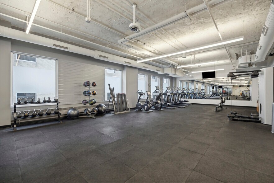 More Photos Of 733 Marquette Ave, Minneapolis Unknown For Lease