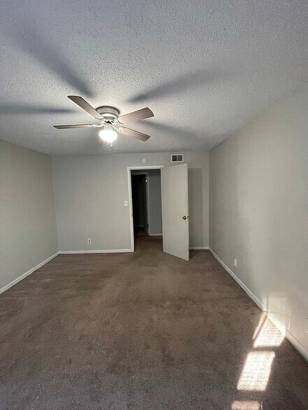 More Photos Of 1401 Carson Rd, Birmingham Multifamily For Sale