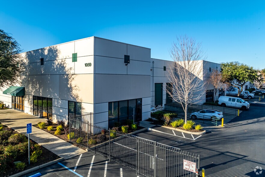 Primary Photo Of 1059 Vine St, Sacramento Warehouse For Lease