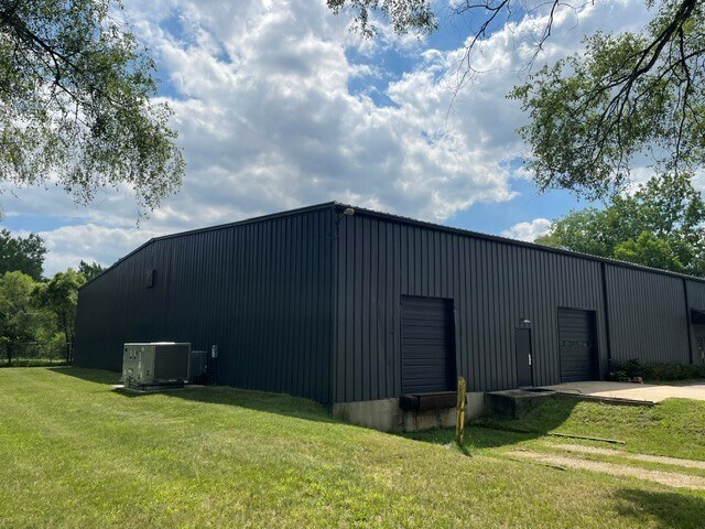 More Photos Of 2050 Stanley Ave, Portage Warehouse For Lease