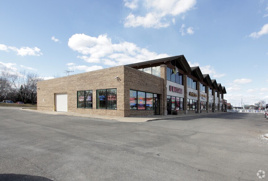 Primary Photo Of 1620 Pebblewood Ln, Naperville Unknown For Lease