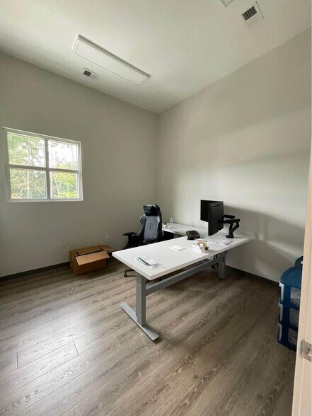 More Photos Of 263 Treeland Dr, Ladson Office For Lease