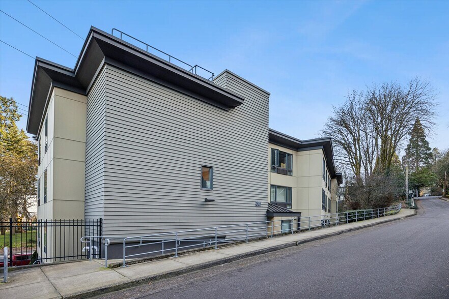 More Photos Of 2926 SW 4th Ave, Portland Apartments For Sale