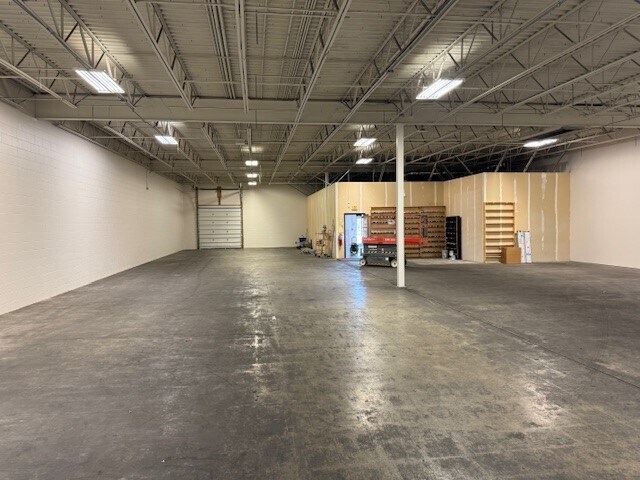 More Photos Of 301 W Marketview Dr, Champaign General Retail For Lease