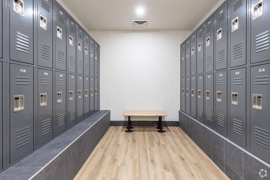 More Photos Of 18110 SE 34th St, Vancouver Light Distribution For Lease