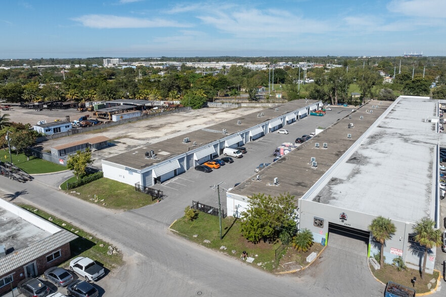 More Photos Of 2099 NW 141st St, Opa Locka Warehouse For Lease