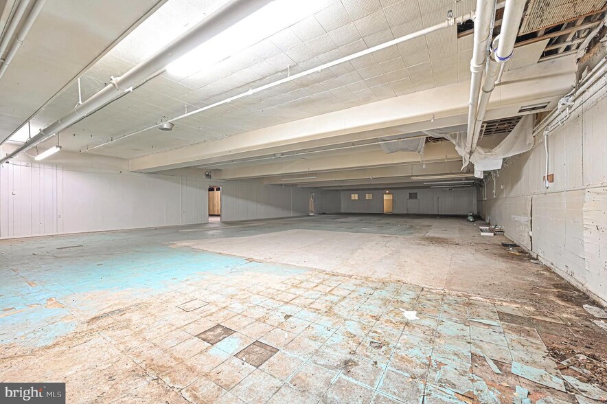 More Photos Of 13 N East Blvd, Vineland Flex For Lease