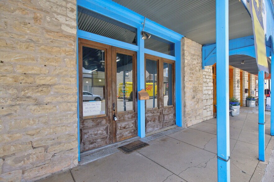 More Photos Of 308 S Main St, Burnet General Retail For Sale