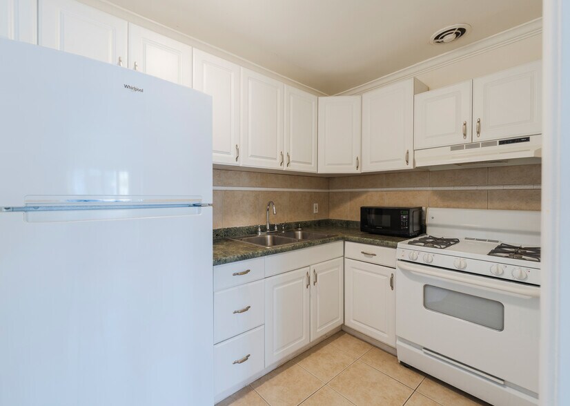 More Photos Of 71 19th St, Hermosa Beach Apartments For Sale