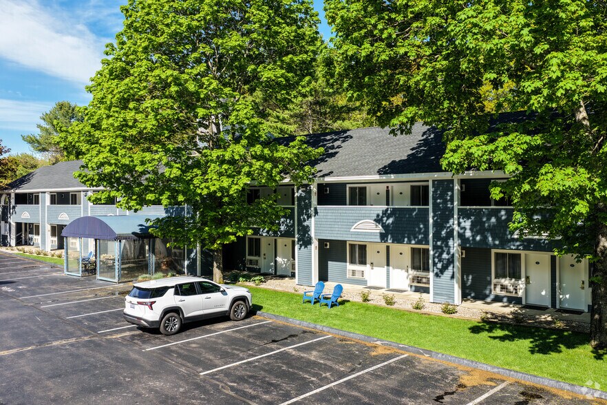 Primary Photo Of 7 Turbats Creek Rd, Kennebunkport Hotel For Sale