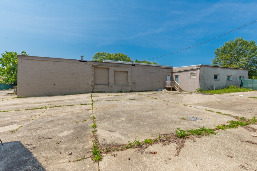 More Photos Of 8456 Newman St, Douglasville Light Manufacturing For Lease