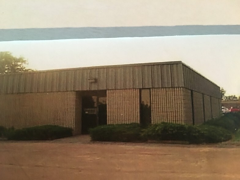 More Photos Of 6647 Old Thompson Rd, Syracuse Warehouse For Lease