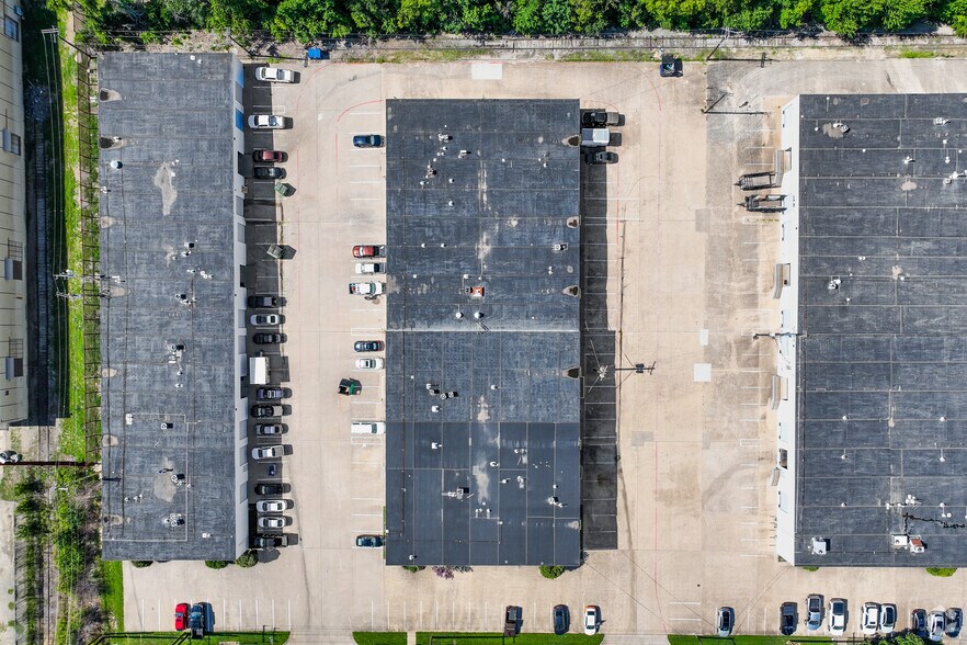 More Photos Of 2901 Suffolk Dr, Fort Worth Warehouse For Lease