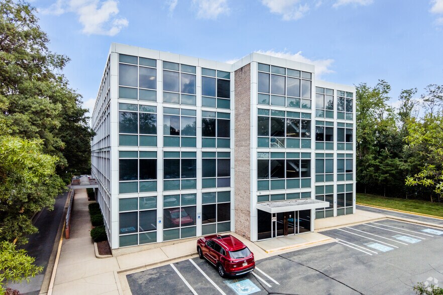 More Photos Of 9111 Edmonston Rd, Greenbelt Office For Lease