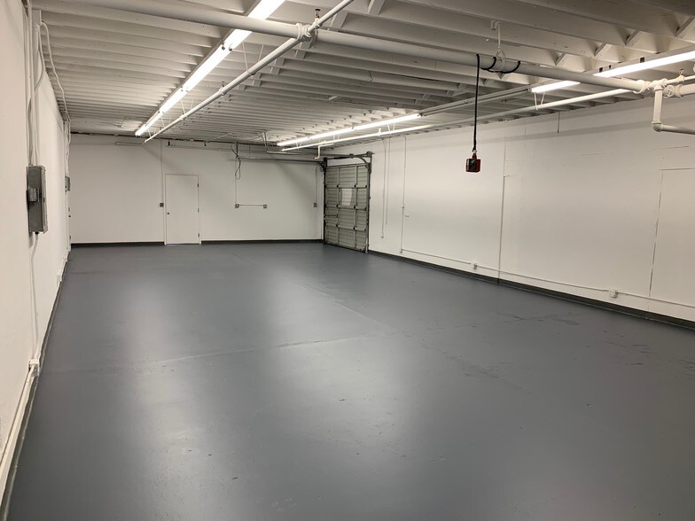 More Photos Of 936-938 S Amphlett Blvd, San Mateo Warehouse For Lease