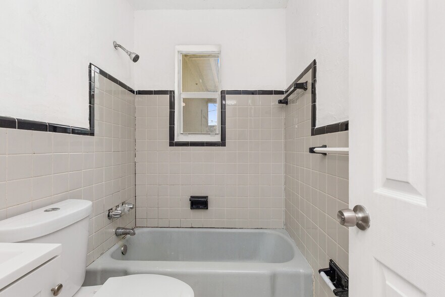 More Photos Of 5521 SW 34th St, Pembroke Park Multifamily For Sale