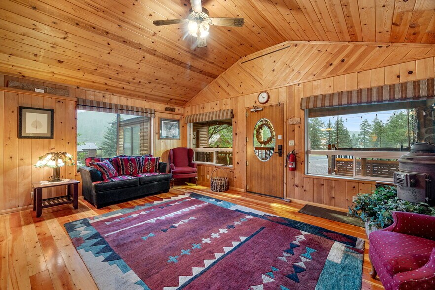 More Photos Of 140 Main St, Greer Specialty For Sale
