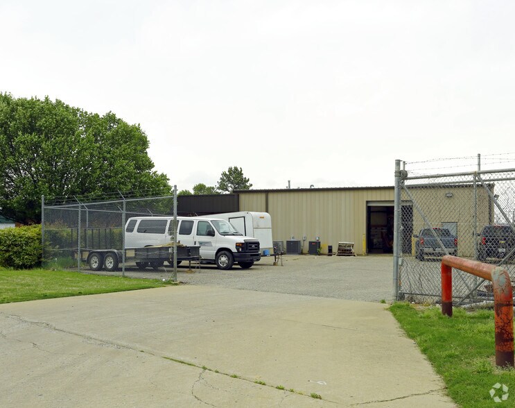 More Photos Of 3770 Cherry Rd, Memphis Warehouse For Lease