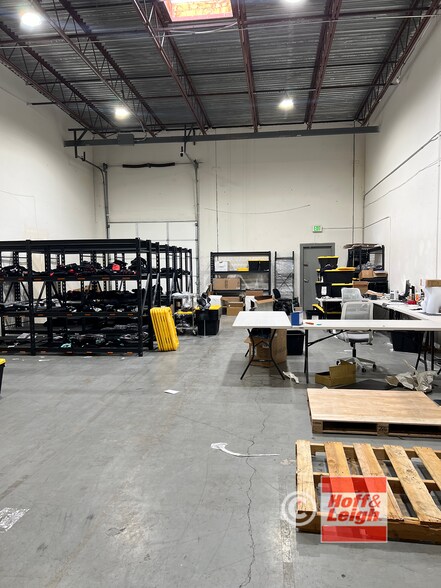 More Photos Of 3370 N Peoria St, Aurora Warehouse For Lease