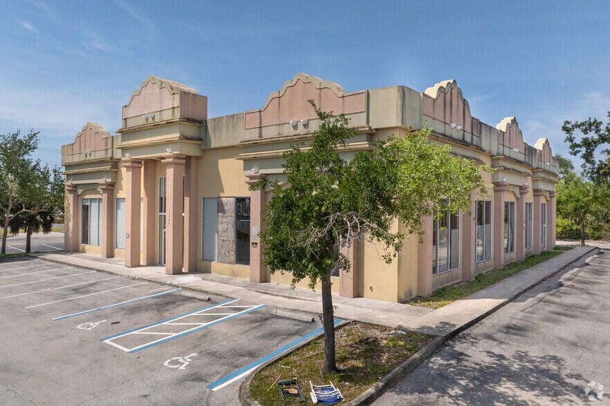 More Photos Of 17220 San Carlos Blvd, Fort Myers Industrial For Sale