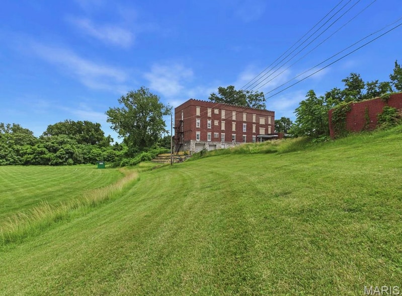 More Photos Of 2009 Seminary Rd, Alton Schools For Sale