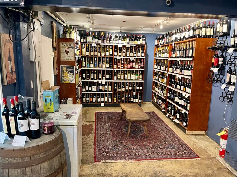 More Photos Of 5 Norwich Rd, East Haddam Freestanding For Sale