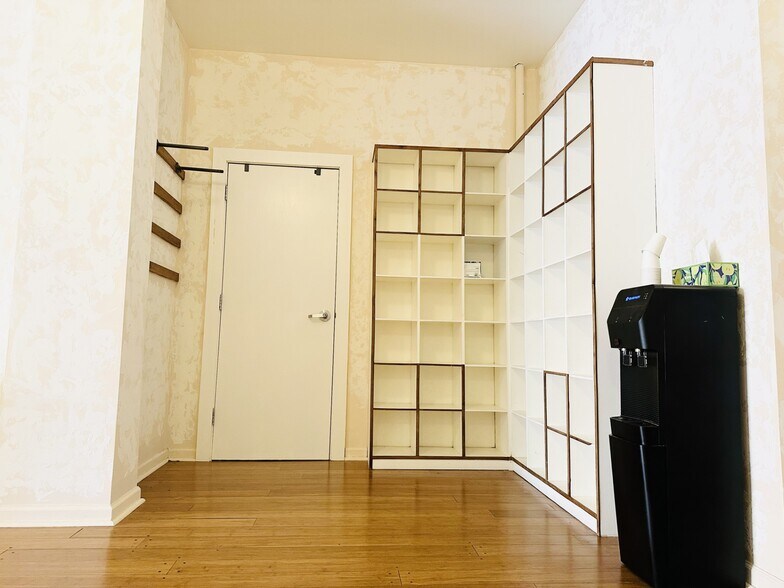 More Photos Of 125 Stanton St, New York Apartments For Lease