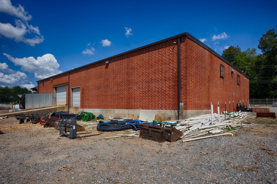 More Photos Of 363 Old Larkinsville Rd, Scottsboro Warehouse For Sale
