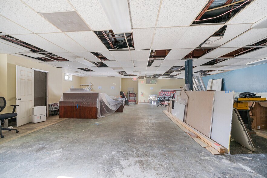 More Photos Of 1710 Union Blvd, Allentown Bank For Sale