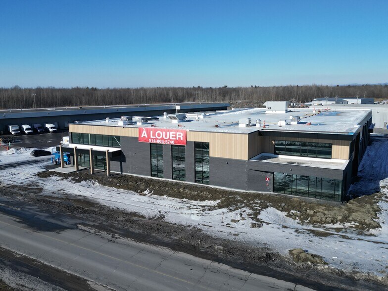 More Photos Of 8800 Rue Samuel-Hatt, Chambly Warehouse For Sale
