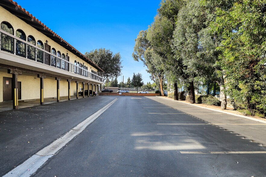 More Photos Of 17772 Irvine Blvd, Tustin Office For Lease