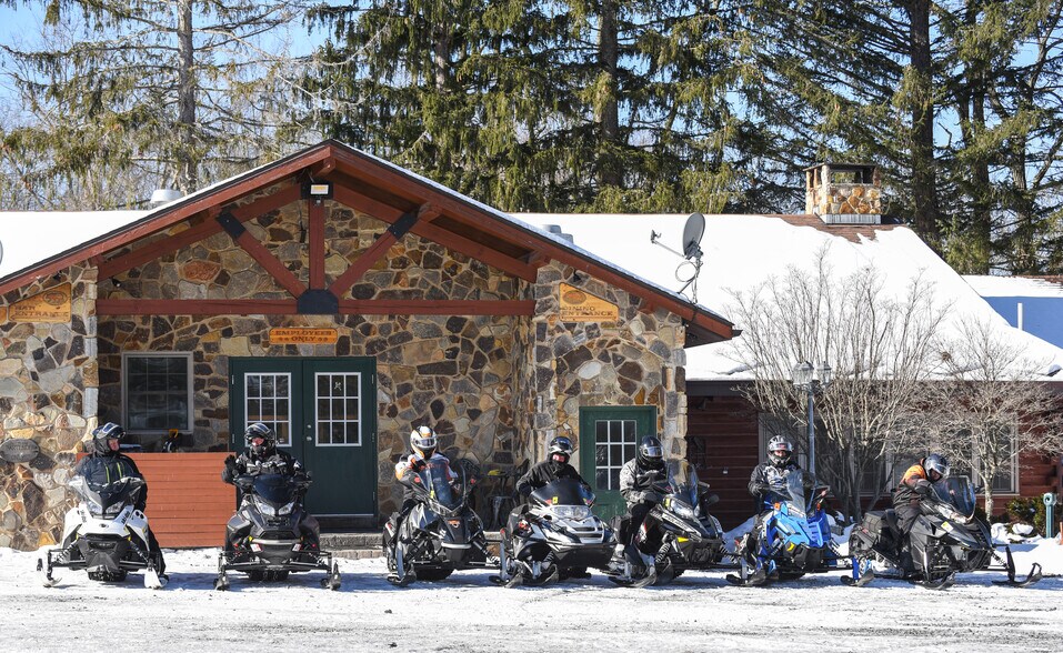 Primary Photo Of 32600 N State Route 44, Slate Run Hotel For Sale