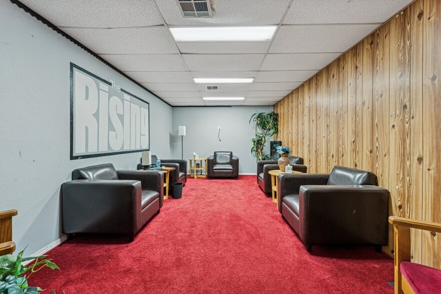 More Photos Of 1005 SW 4th St, Moore Religious Facility For Sale