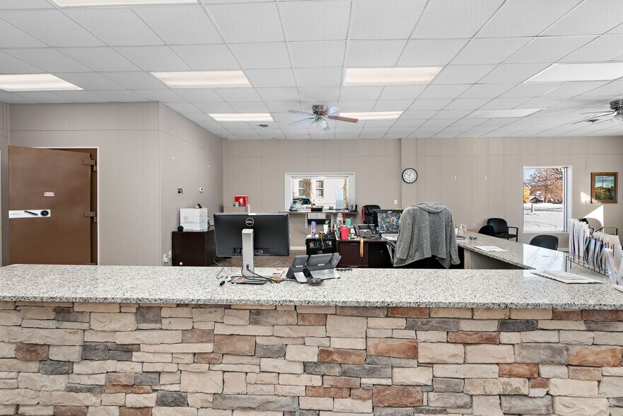 More Photos Of 121 N Folger St, Carrollton Office For Sale