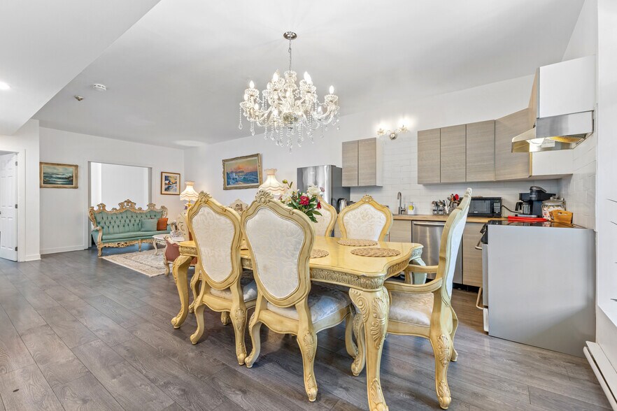 More Photos Of 1023 Rue Berri, Montréal Apartments For Sale