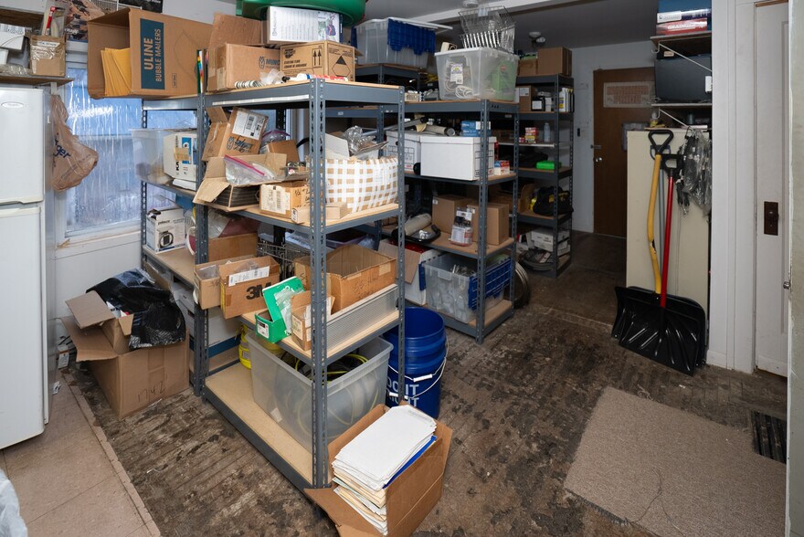 More Photos Of 7427 Dyke Rd, Clay Freestanding For Lease