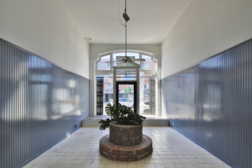 More Photos Of 5630 Melrose Ave, Los Angeles Storefront Retail Office For Lease