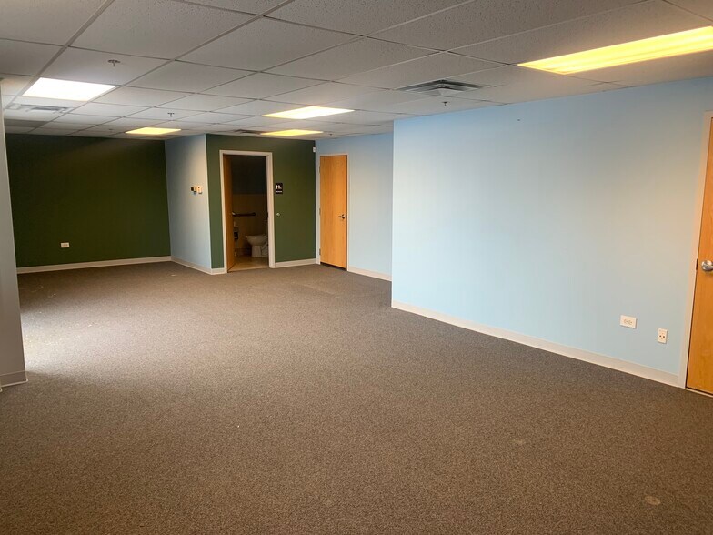 More Photos Of 3752 Imperial St, Frederick Light Manufacturing For Sale