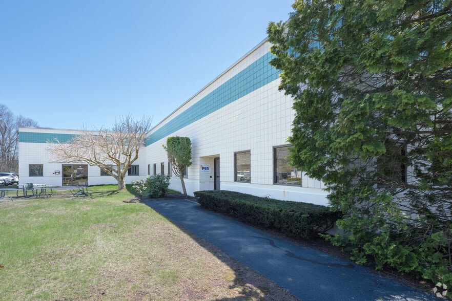 More Photos Of 88 Boyd Ave, East Providence Office For Lease