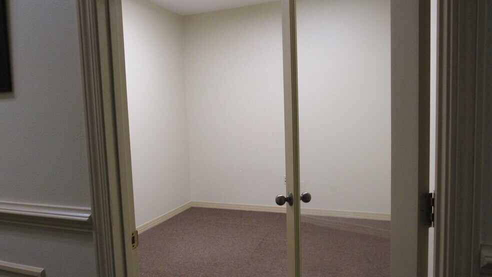 More Photos Of 22193 Highway 59 S, Robertsdale Office For Lease