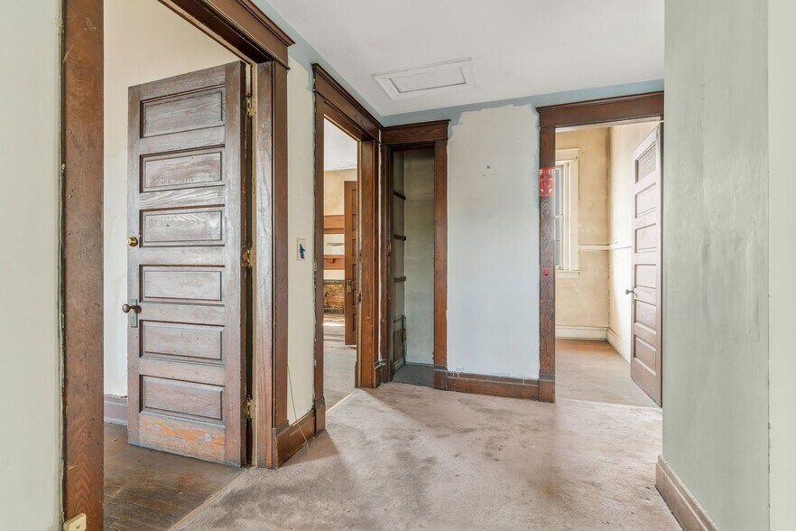 More Photos Of 904 Gallatin Ave, Nashville General Retail For Sale